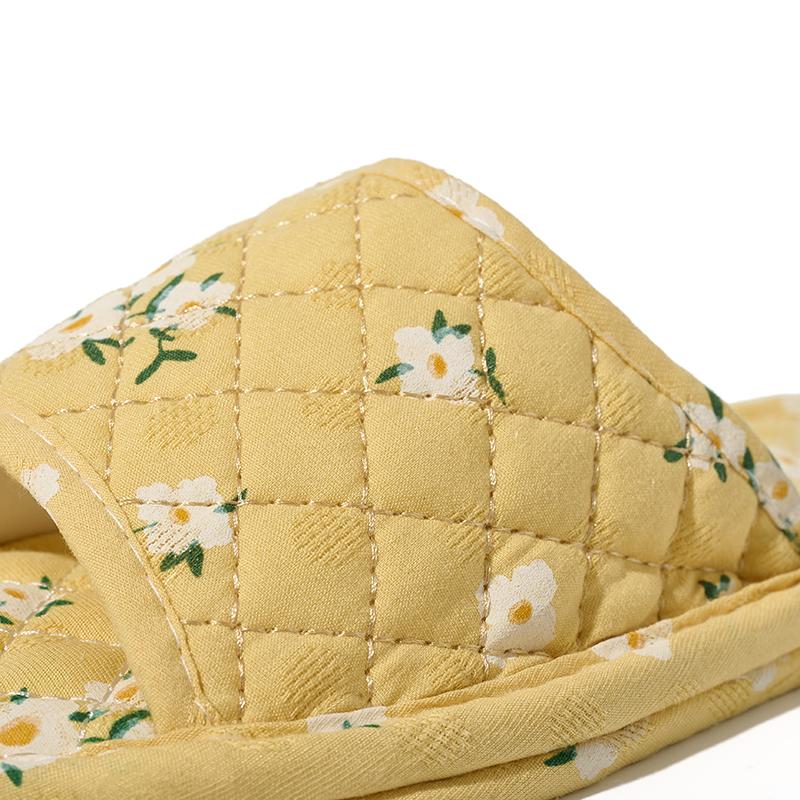 Stylish Quilted Indoor Fabric Slippers with Floral Pattern