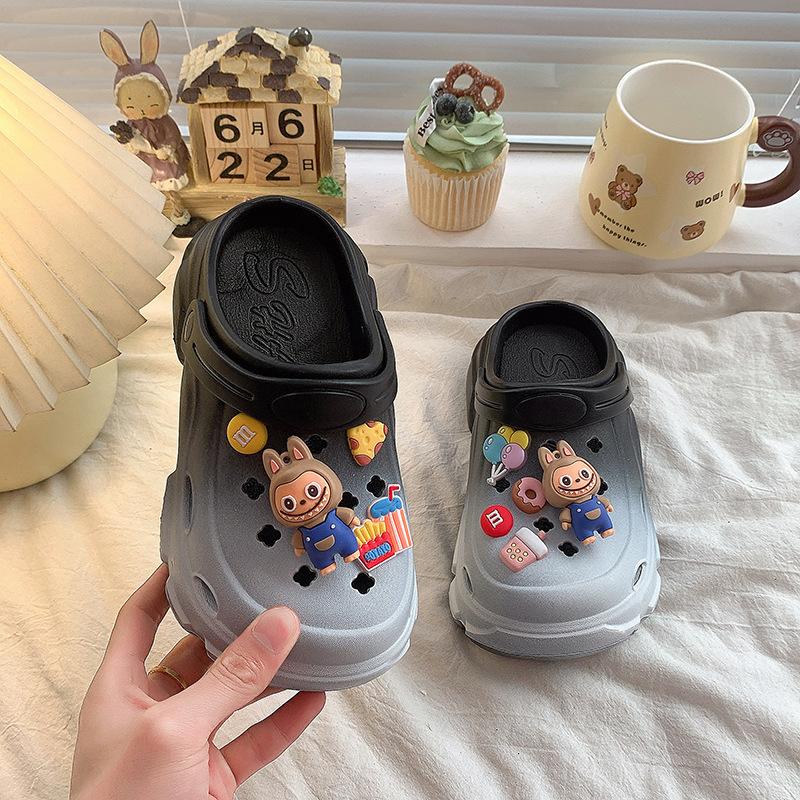 Children's slippers fashion 2025 summer new cartoon cute baby children outdoor fashion anti-hole shoes