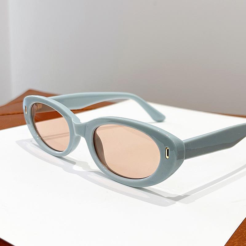 Cute Oval Sunglasses 2025 Women Fashion Vintage Candy Color Rim Shades Trendy Brand Design Travelling Decor Sun Glasses