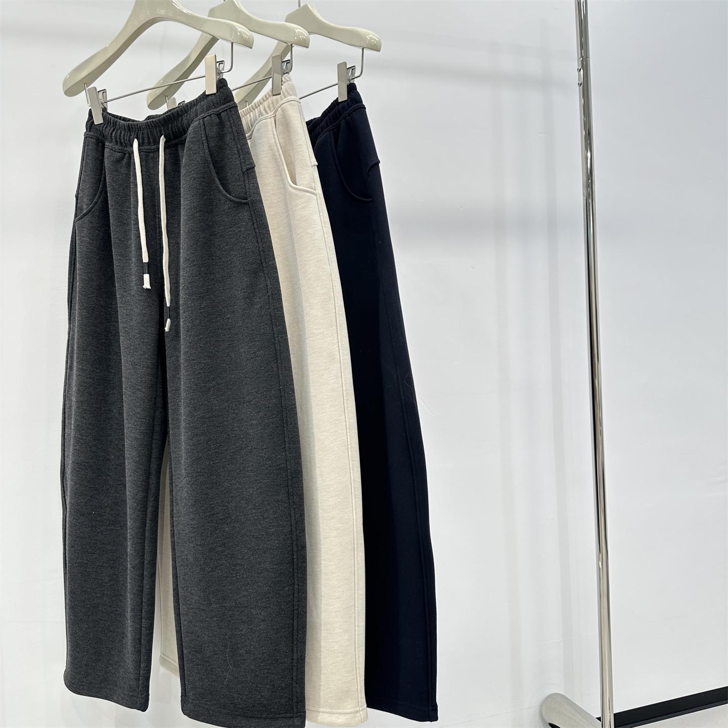 

Women s Off-White Curved Leg Winter Pants: Soft, Thick, Elastic Waist, Drawstring, Loose Fit, Wide Leg. Extra Large темно-серого