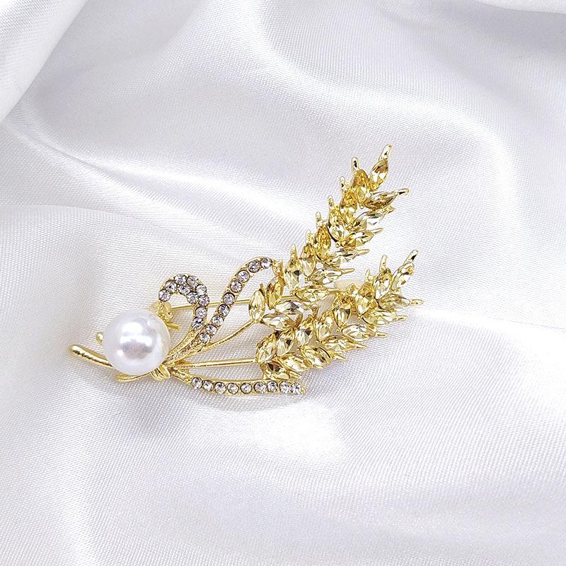 Elegancka broszka z perłowym kwiatem: Luksusowa damska przypinka i klips do biżuterii do akcesoriów odzieżowych
