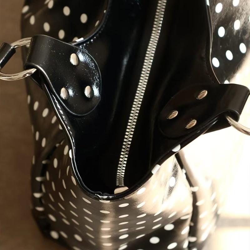 Koreanischer Stil Polka Dot Tragetasche für Damen Retro Schwarz Weiß Punkt Schultertasche mit Schloss Anhänger Trendig Lässig Arbeit Unterarm Handtasche