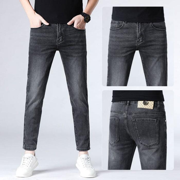 

Мужские весенне-летние джинсы светло-голубого цвета с зауженным низом 38