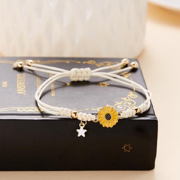 Fashionable Daisy Bracelet Delicate Pendant Bracelet Weaving Bracelet Adjustable Rope Bracelet for Women Matching Outfit