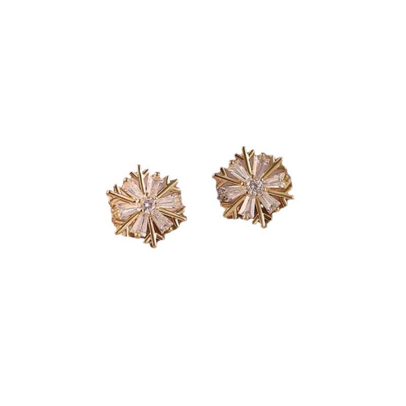 Stylish Zircon Snowflake Ear Clips: Elegant, Lightweight, and Perfect for Fashion-Forward Girlfriends