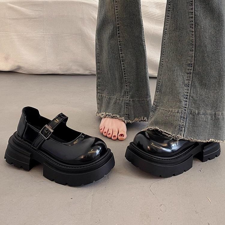 British black platform heightening small leather shoes women's French temperament single shoes 2025 new spring and autumn Mary Jane loafers