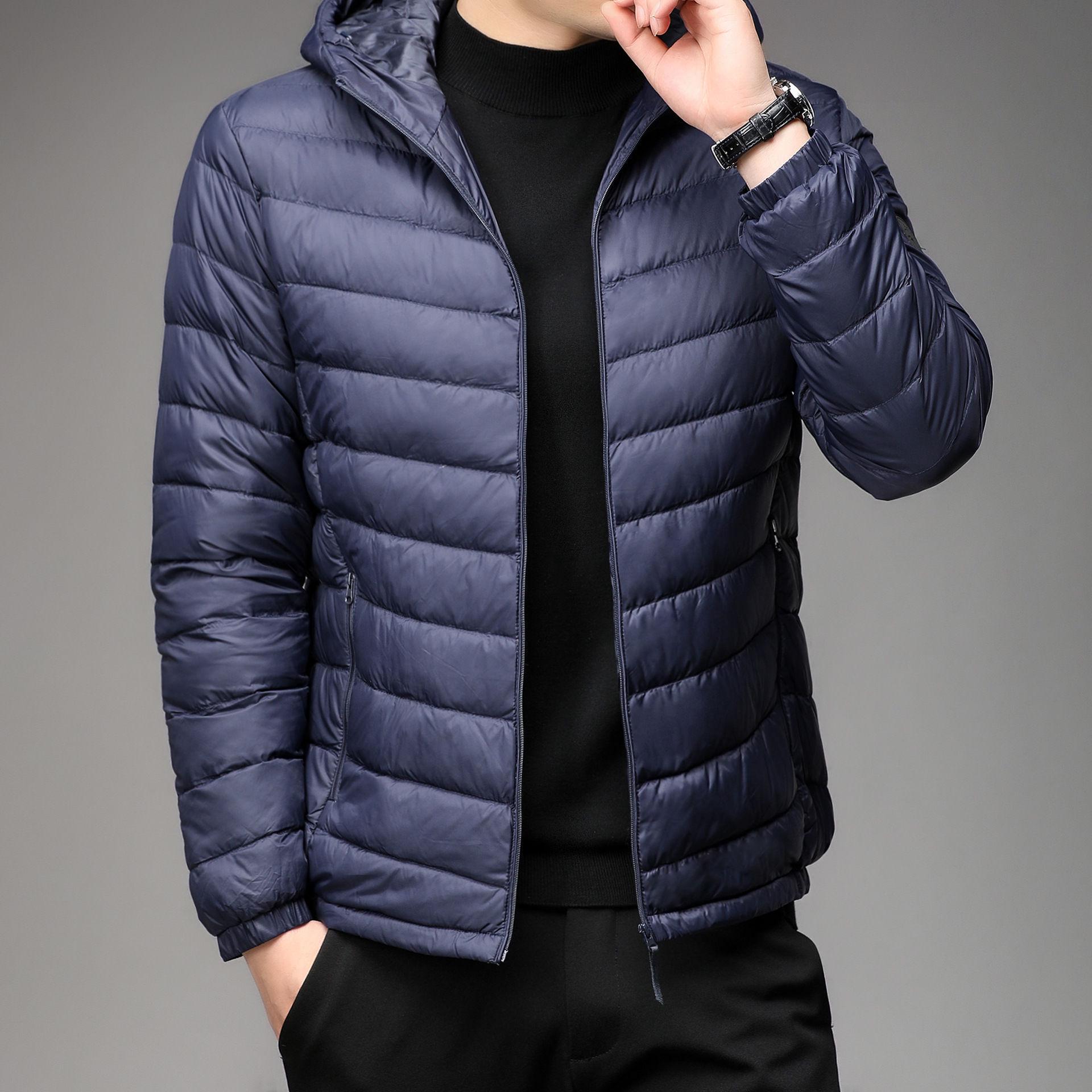 

Брендовая мужская короткая легкая куртка-пуховик осень/зима - воротник-стойка, с капюшоном, тонкий фасон, для среднего возраста и молодежи 3XL 70-77.5 kg