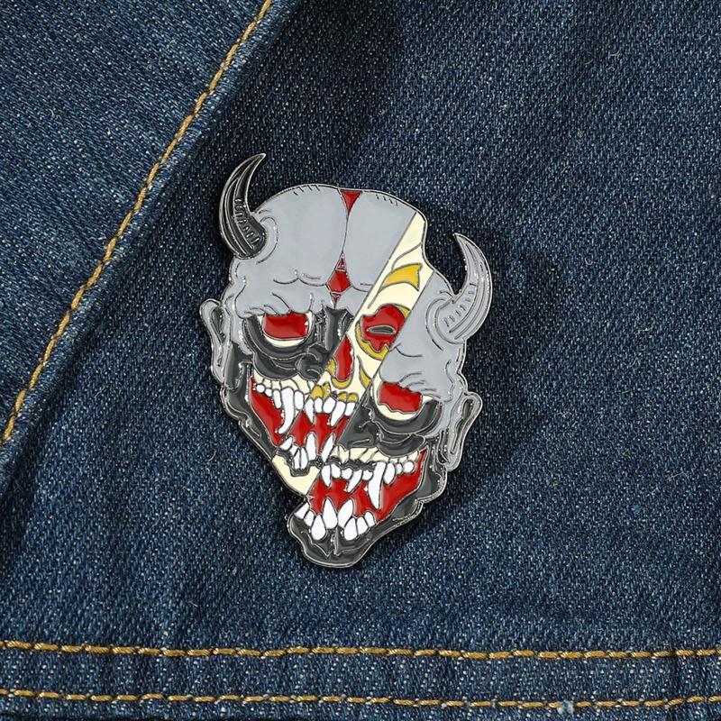 Creative Japanese Prajna Mask Brooch Pin Horror Ghost Metal Clothing Badges Pin Decoration Gifts for Female Male