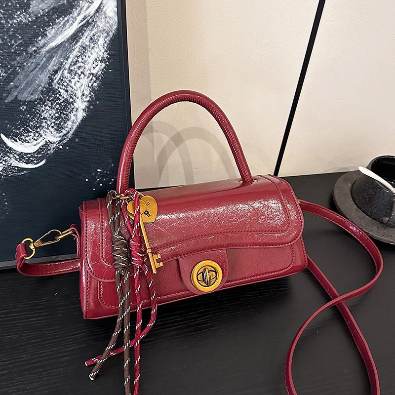 Korean Version of Fashion Portable Small Square Bag Women's 2025 Winter New Trend Casual High Sense Work Shoulder Messenger Bag