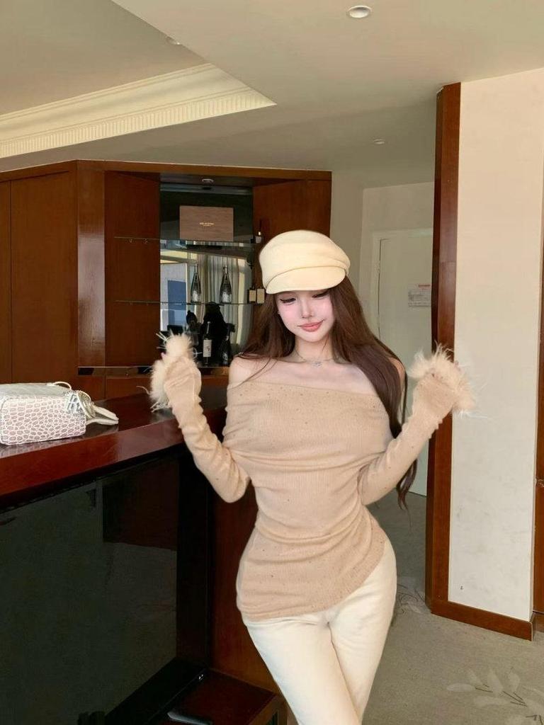 Women's One-Shoulder Rhinestone Long-Sleeve T-Shirt with Fluffy Cuffs - Slim Fit, Pure Desire Style, Sweet and Spicy Spring Top
