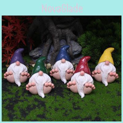 Dwarf Garden Miniature Resin Figurine With Christmas Theme For Home Decor And Giftgiving