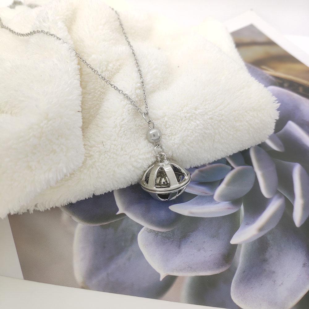 Tokyo Revengers Kazutora Hanemiya Metal Pendant Necklace with Bell - Fashion Cosplay Geometric Style