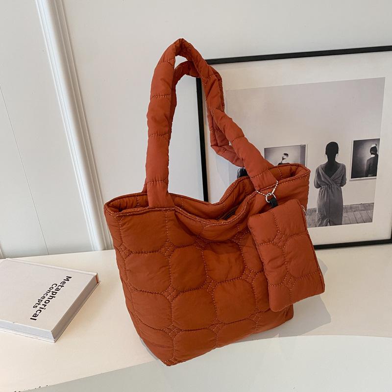 Autumn and winter casual large-capacity bag women's 2026 new Korean down cotton clothing bag simple shoulder tote bag