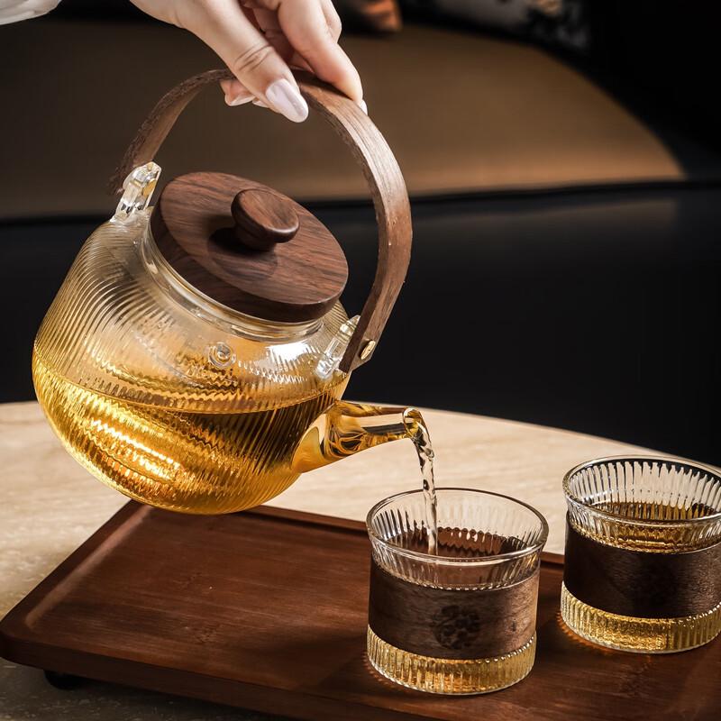 Shangqi Vertical Stripe Glass Water Carafe Set with Wooden Tray