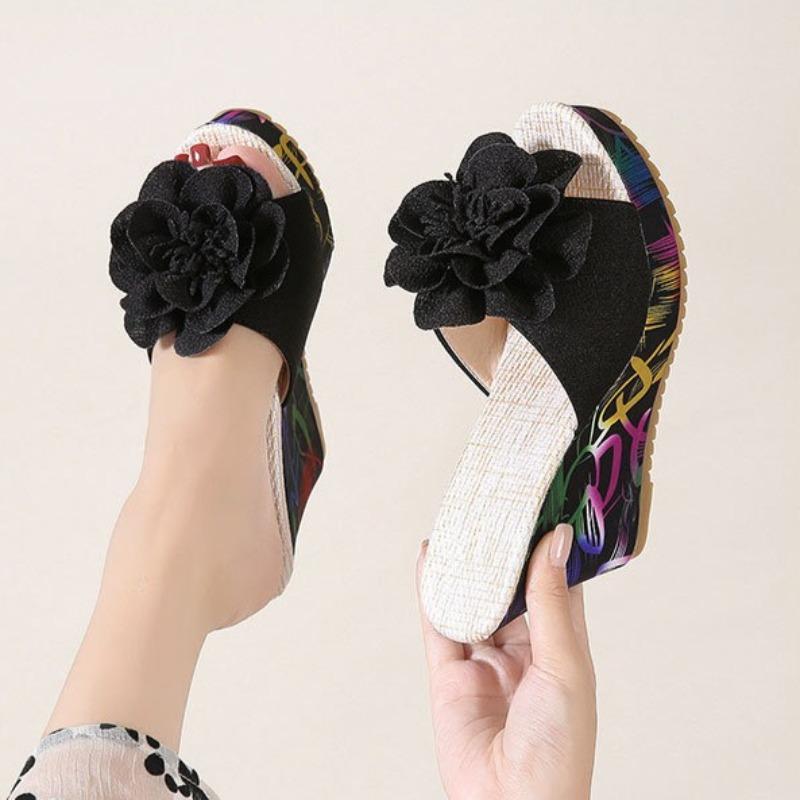 Ciabatte da donna con zeppa floreale taglie forti