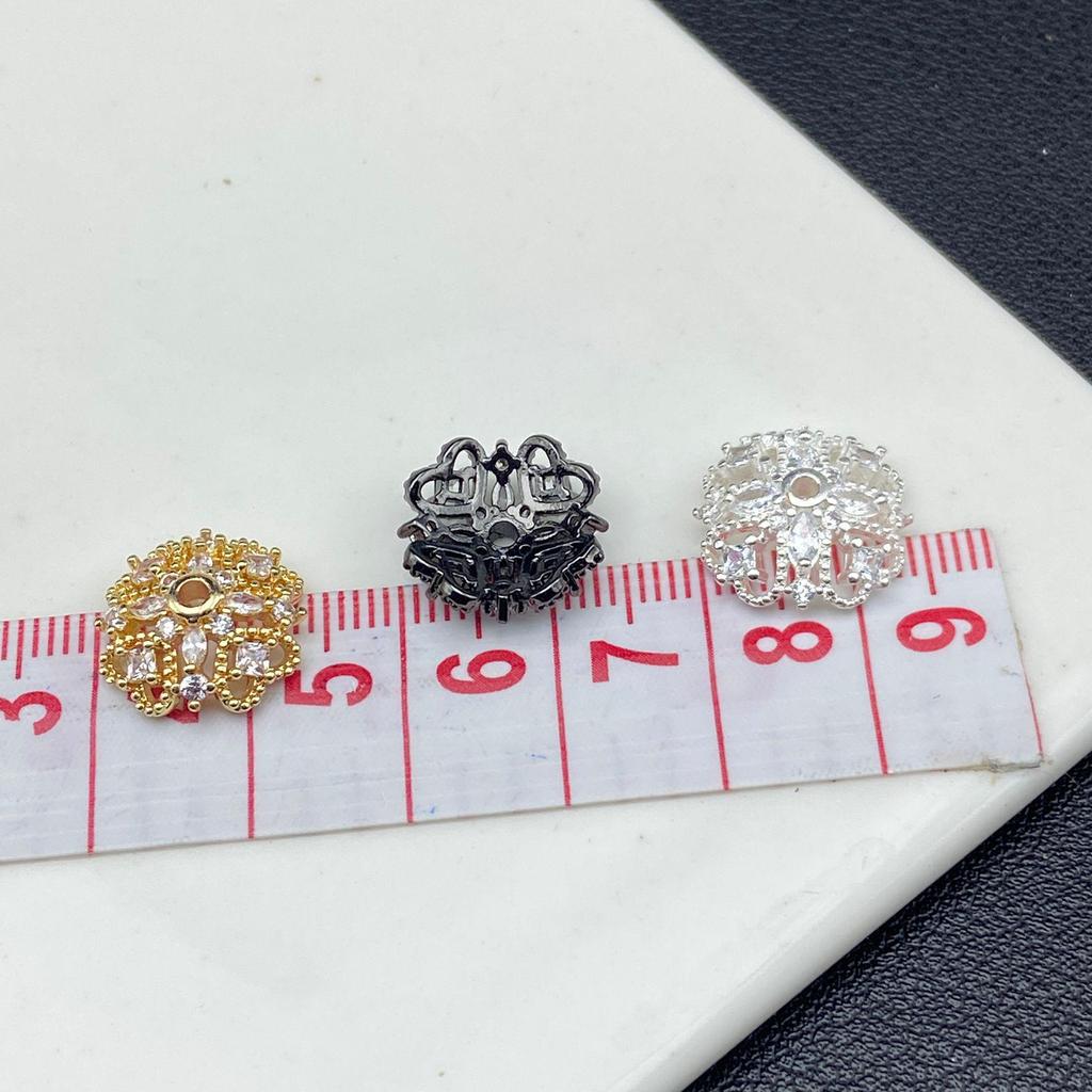 Crystal Zircon Flower Bracelet with Spacer Beads – Luxury Handmade Jewelry