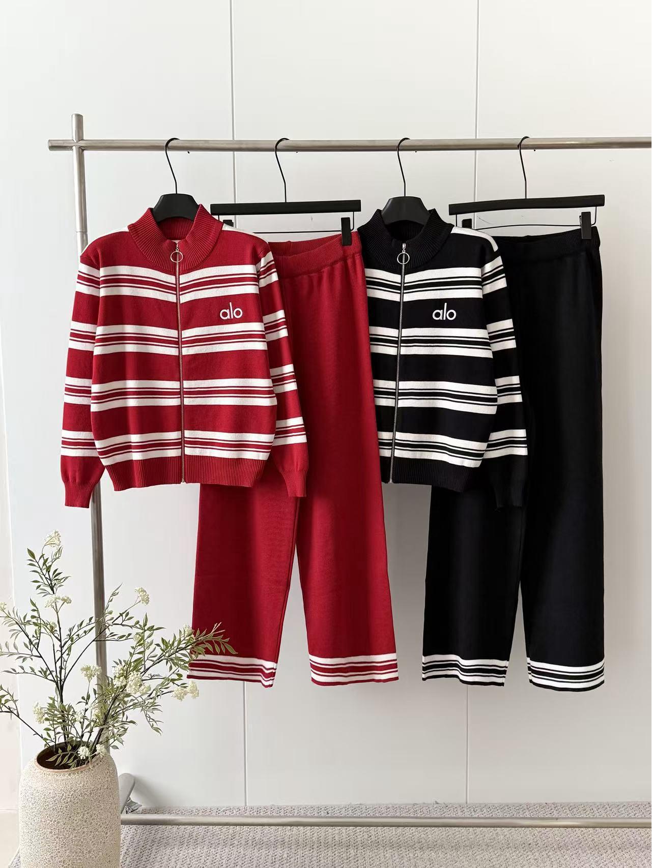 

Trendy Women s Striped Knit Cardigan and Wide-Leg Pants Two-Piece Autumn Winter Set One Size красный