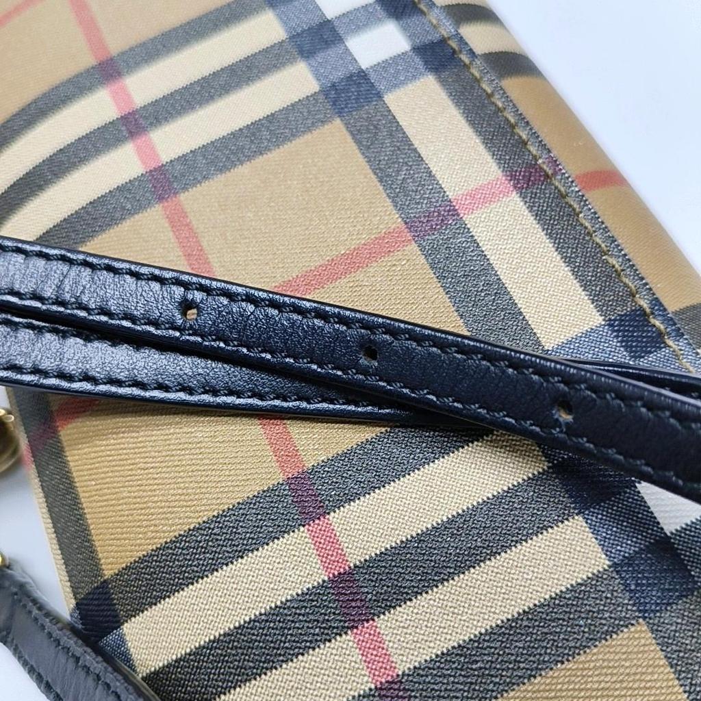 [Pre-Owned] Brown Coated Canvas Wallet With Gold Hardware - Very Good #5I7B25