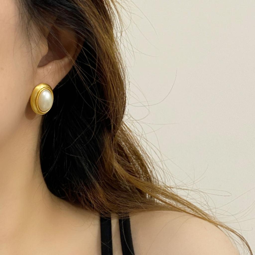 Copper-plated with Real Gold Matte Brushed Oval Vintage Women's New Trendy Simple Niche All-match Fashion Stud Earrings