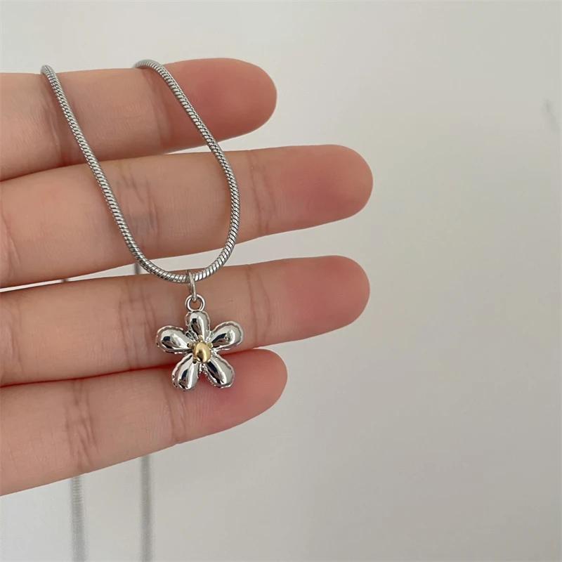 Korean Fashion Süße Kühle Blume Stern Schmetterling Anhänger Halsketten für Frauen Vintage Elegante Schlange Ketten Halskette Y2K Schmuck