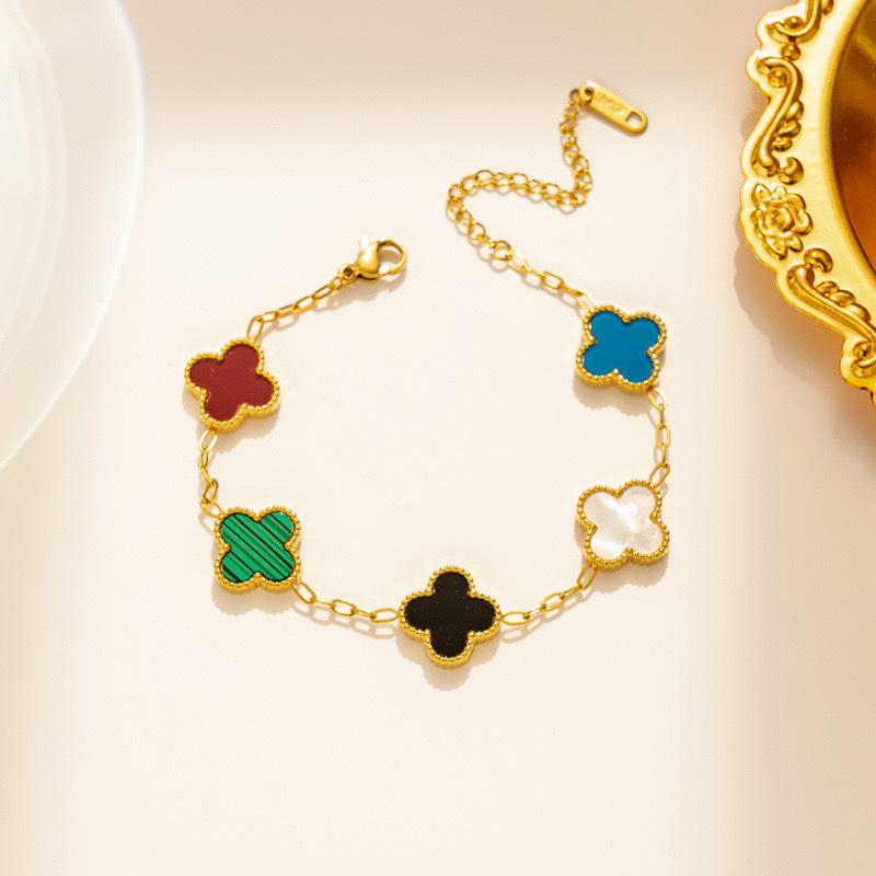 Bracciale di alta moda in acciaio al titanio con quadrifoglio a quattro foglie double-face per donna, stile elegante