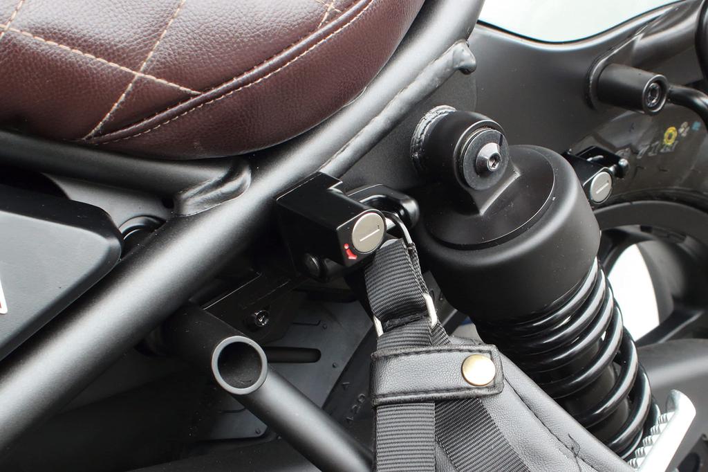 Speciální díly Takekawa Sada držáku helmy Rebl 250/500 08-01-0176