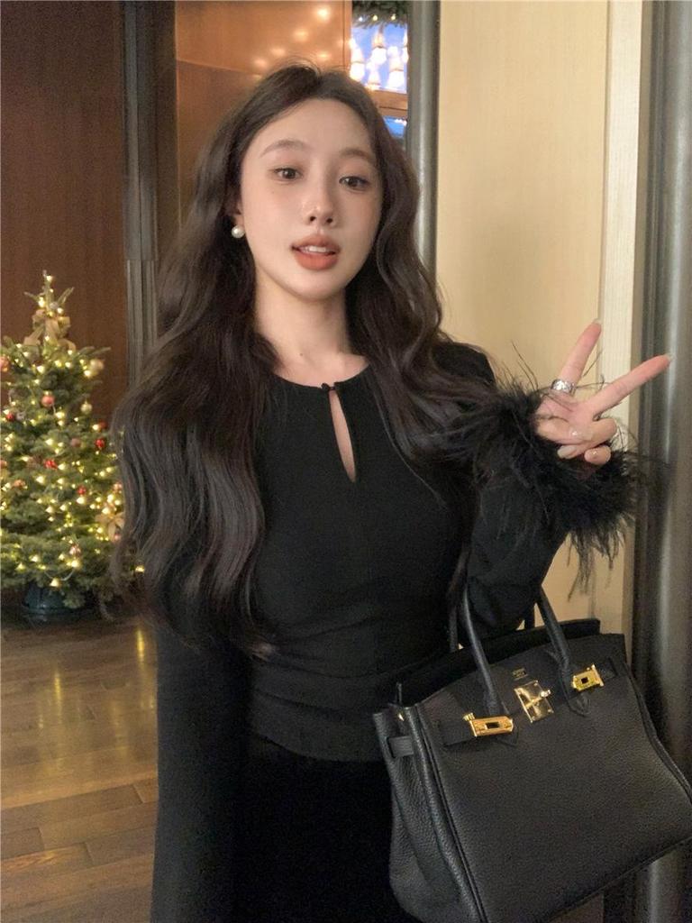 Women's Korean Style White Fluffy Long Sleeve Base Layer Top for Autumn/Winter - Slim Fit, Stylish, and Suitable as Outerwear
