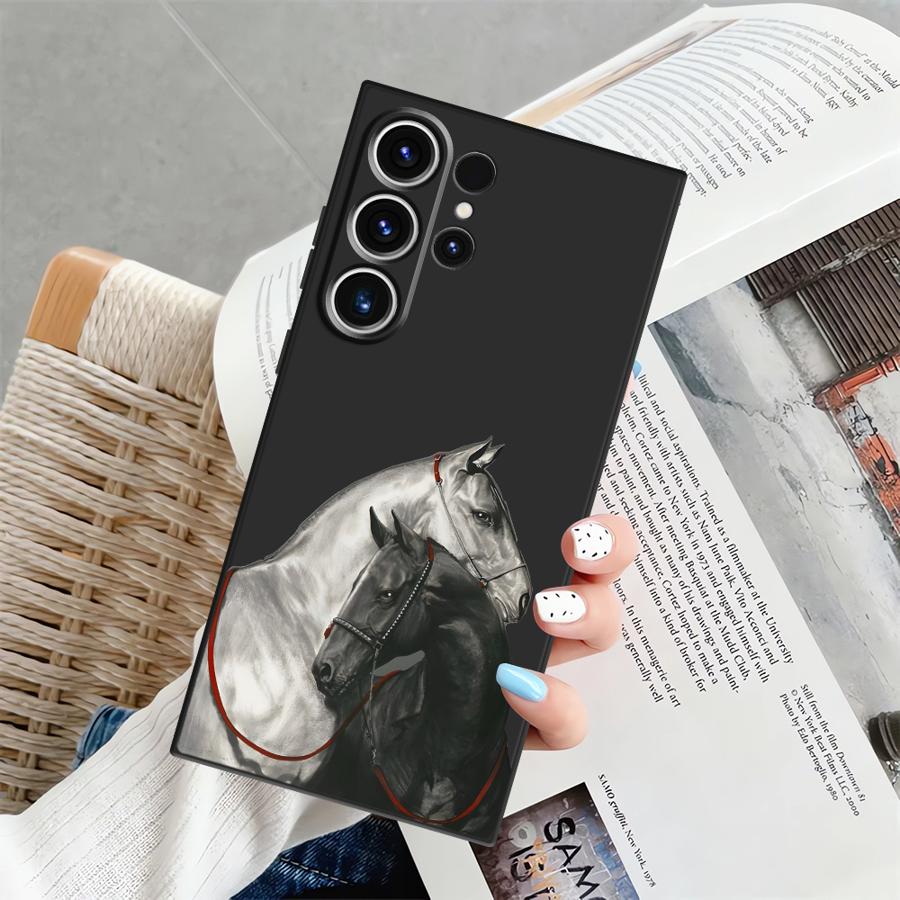 

White Black Horse Funda Phone Cover Case for Samsung Galaxy S25 S20 Ultra S26 Note 20 8 9 10 S21 FE S24 Plus S10 S9 S23 Galaxy S22 Ultra 5G