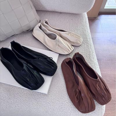 2025 Winter New Suede Soft Bottom Flat Bottom Foot Cover Pleated College Style Small Leather Shoes Versatile Commuter Work Women's Single Shoes