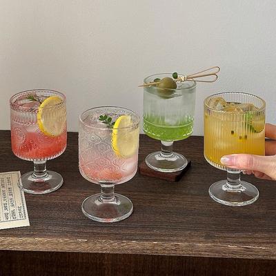 4er Set Vintage Prägung Gemischtes Muster Weinglas,Wein Saft Trinkbecher, Party Hochzeit Zuhause Glasbecher Kelch