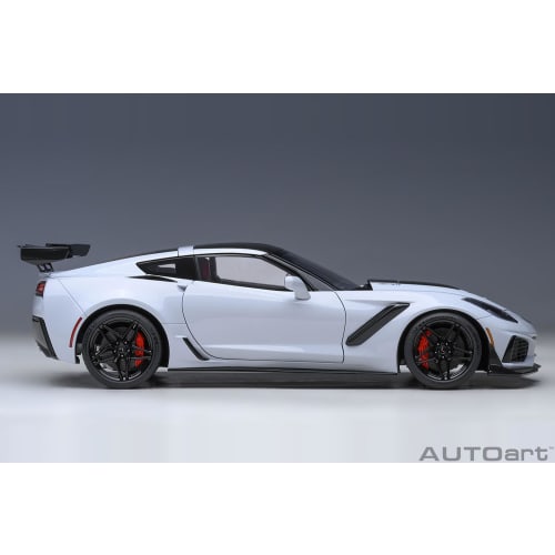 AUTOart 1/18 scale Chevrolet Corvette (C7) ZR1 Gray Metallic Finished Product
