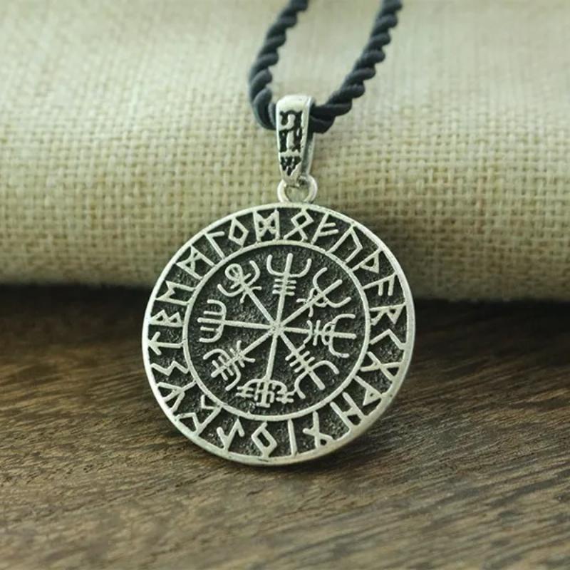 ODINS SYMBOL NORDISCHER RUNEN-ANHÄNGER Herren-HALSKETTE Wikinger-Runen Vegvisir Kompass-Anhänger - Drachenseele Schmuck
