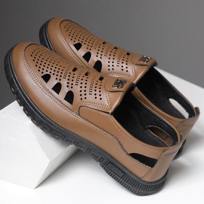 2025 Frühling und Sommer beliebte Herren-Freizeitsandalen Mittelalterliche und ältere Männer Pedal atmungsaktive Lochschuhe hohle Lederschuhe