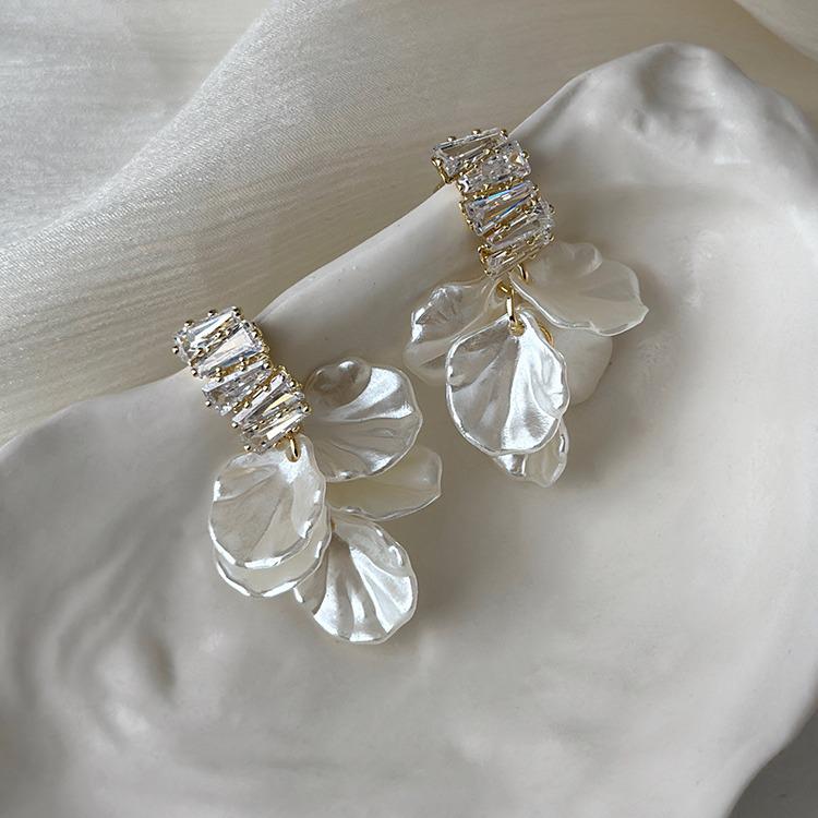 Elegant Zircon White Petal Stud Earrings for Women: Unique S925 Sterling Silver Luxury