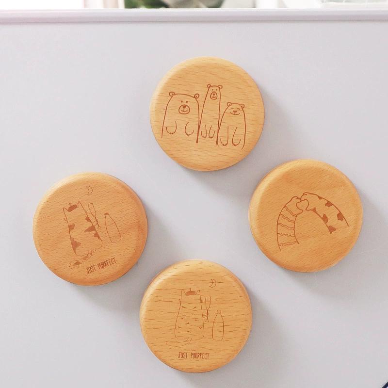 1PCS Free Custom Wooden Bottle Beer Opener Magnetic Manual Wooden Hanging Hole Refrigerat Paste Beer Engraving Logo Wood Opener