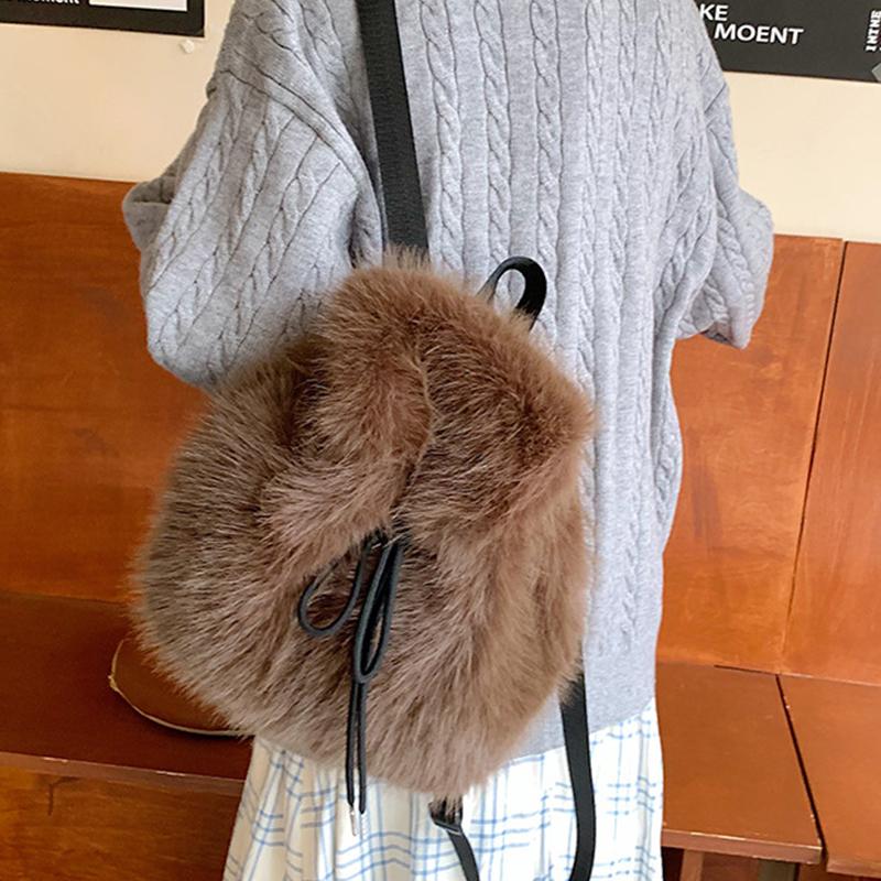 Winter Niedlich Plüsch Lässige Rucksäcke Mode Exquisit Große Kapazität Umhängetasche Einfach Trendy Tragbar Damenrucksack