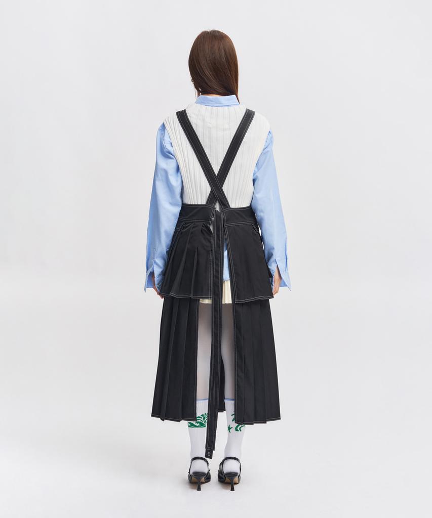 Eipeuleonwei Dark Pleated Apron Dress
