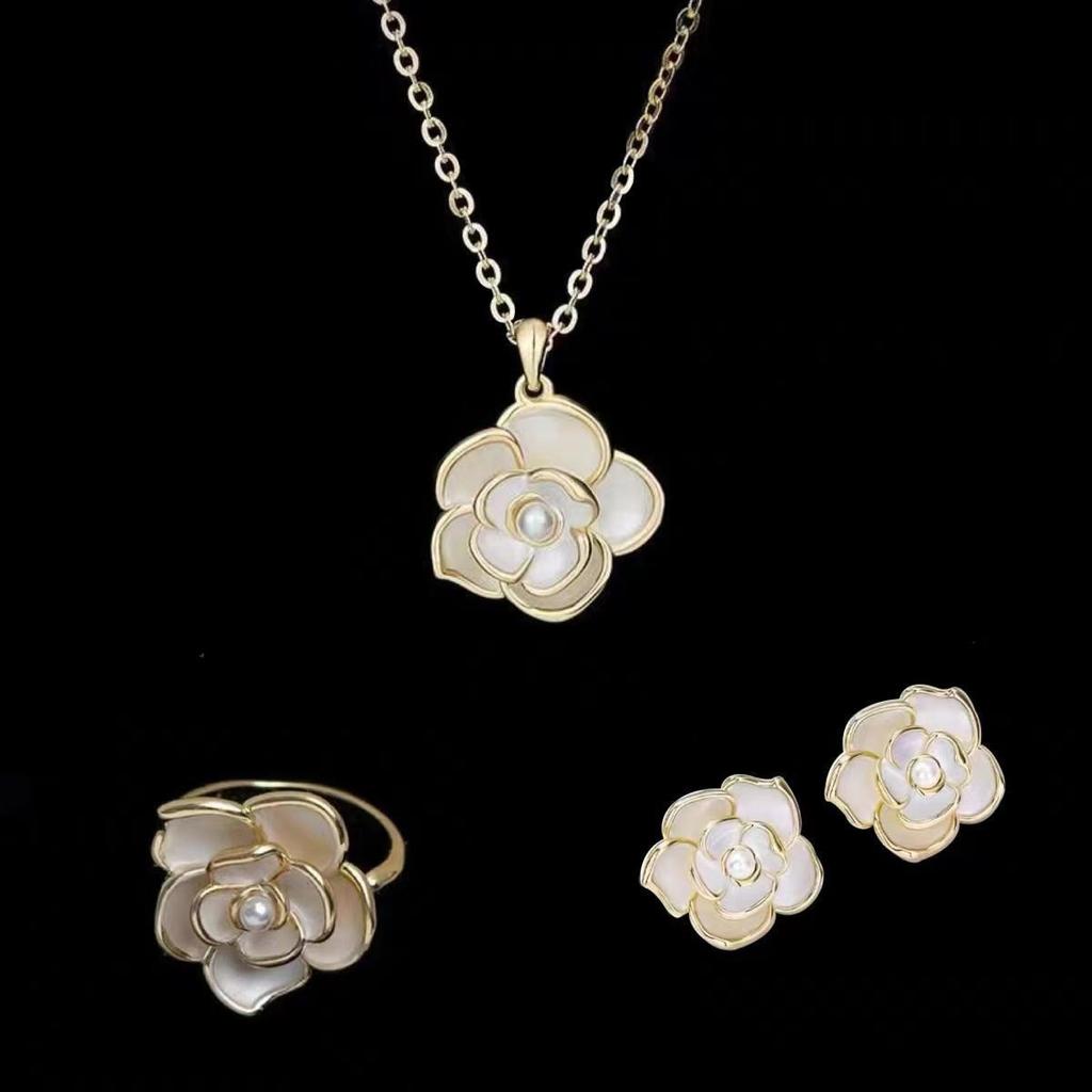 Pearl jewelry set, brand new flower three-piece ring pendant, small fresh and elegant women's jewelry women