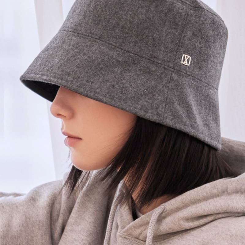 

VARZAR VA Квадратная Панама Оверсайз с Опущенными Полями Угольный FREE