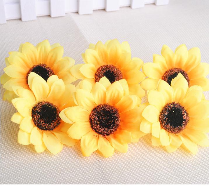 

Искусственный букет подсолнухов: Шелковая ткань на короткой ножке для украшения свадебного зала