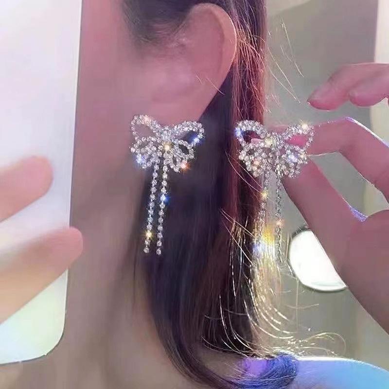 New Korean Style Temperament Pure White Pearl Shell Stud Earrings for Women Wedding Birthday Jewelry Sweet Gift Ladies Vintage