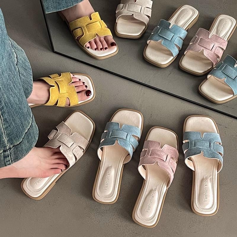 Korean version of Xiaoxiangfeng slope heel cool slippers, wearing versatile fashion with skirts, one-word slippers, summer soft-soled beach shoes