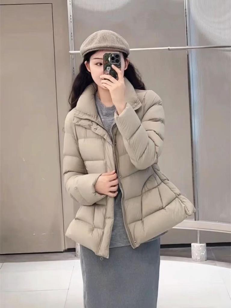 Yuyan new stand-up collar short small waist down jacket shopping mall commoner light luxury waist jacket