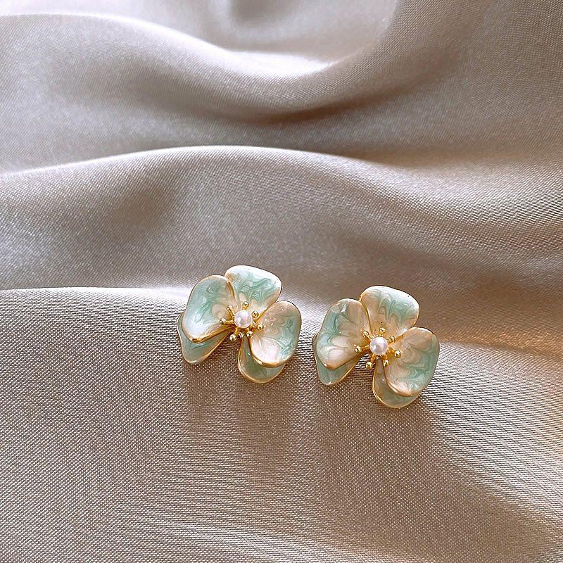 Dopamine Blooming Flower Pearl Stud Earrings Women's Unique Beautiful Earrings Fancy Accessible Luxury Earrings 925 Sterling Silver Needle