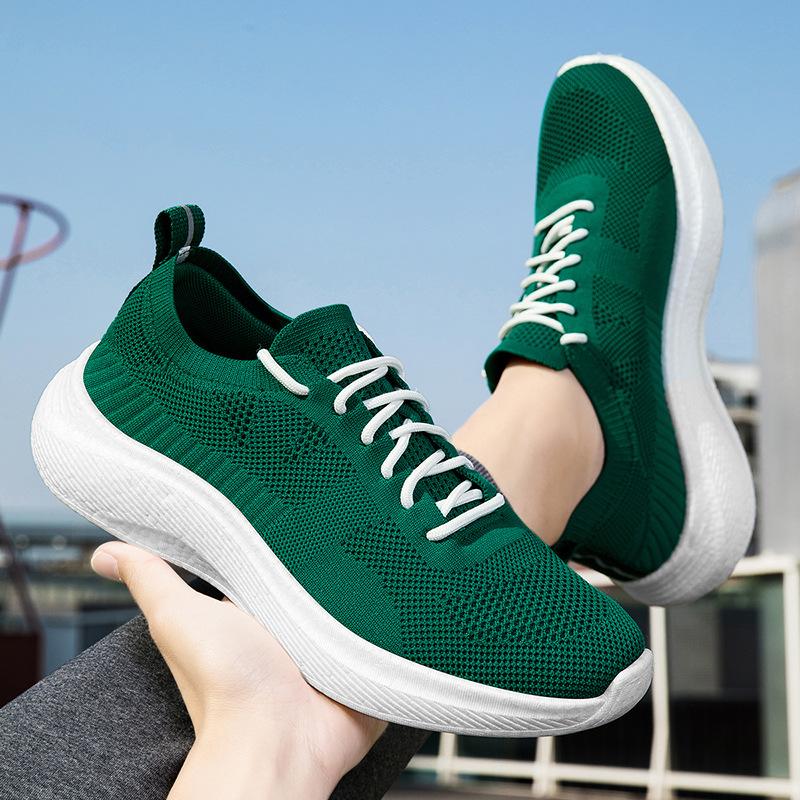 2025 large size new spring and summer sports light and breathable one pedal men's and women's couples shoes feel soft when stepping on shit