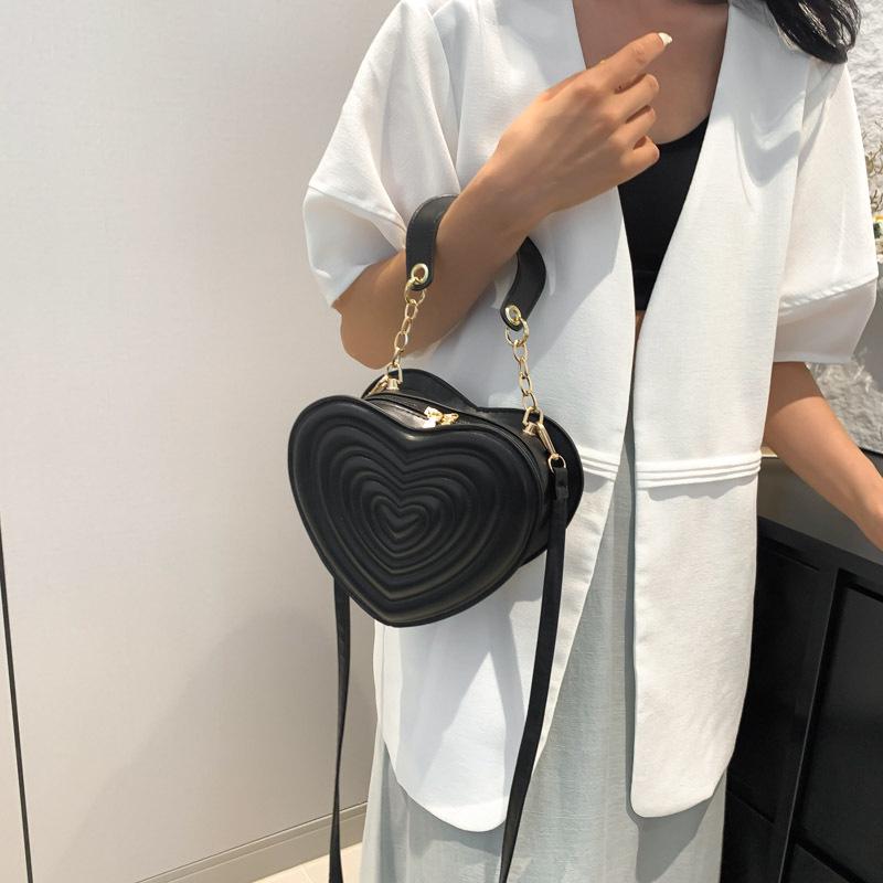 2024 Spring/Summer Women's Heart-Shaped Candy Color Handbag: Sweet & Fashionable Small Bag