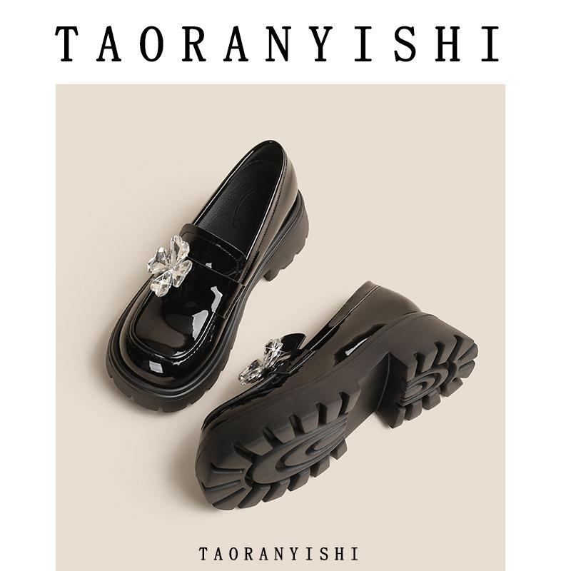 Spring Round Head Medium Heel New Women's Shoes Four-leaf Clover Diamond Jewelry Thick Sole Inner Height Increase Small Size 333