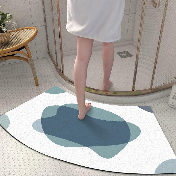 Diatom Mud Floor Mat Arc-shaped Dirt-resistant Anti-slip Mat Household Absorbent Bathroom Floor Mat Bathroom Door Simple Foot Mat