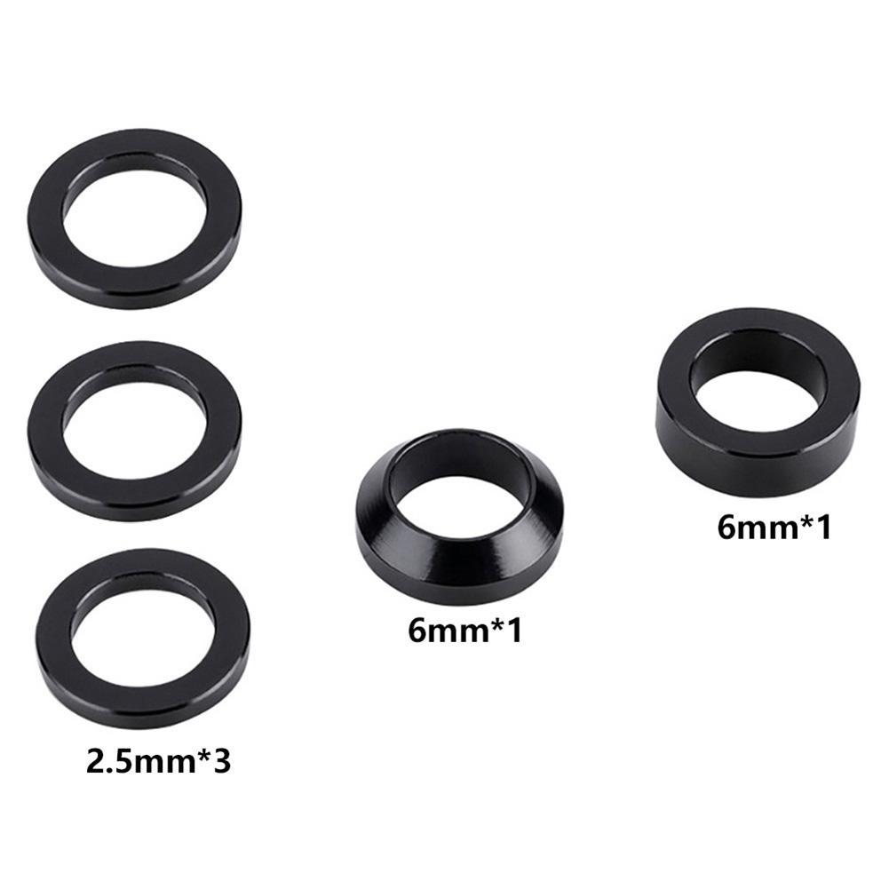 Špíz na kole s nastavitelnou šířkou přes osu pro snadnou kompatibilitu s jízdními koly