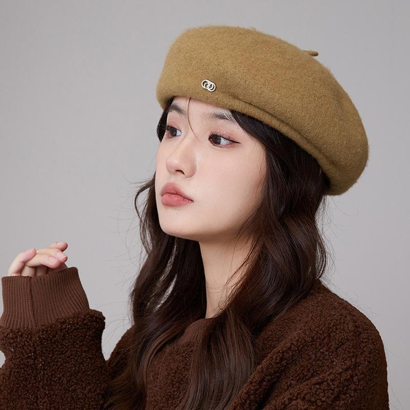 Women's Wool Beret, Warm in Autumn and Winter, Personalized Literary and Artistic Painter Hat, Star Anise Hat